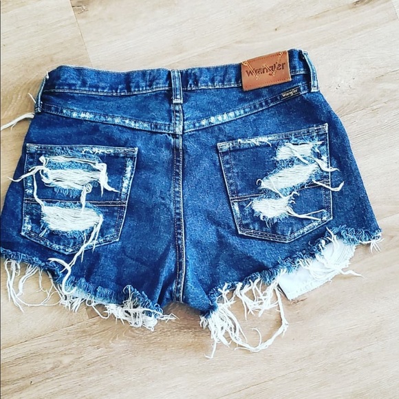 !!!SOLD!!! Distressed Wrangler Shorts ! - Picture 2 of 2